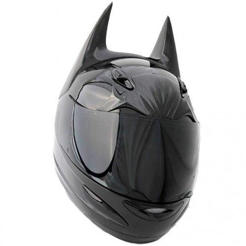 Channel your inner Dark Knight with a Batman Helmet for Motorcycle. Embody the legendary style, while enjoying superior protection, comfort, and an undeniable presence on the road. Order now!