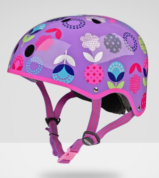 Ensure your little one's safety on the road with a toddler motorcycle helmet! Explore features, fit tips, safety certifications, and discover the perfect helmet for your child's first rides.