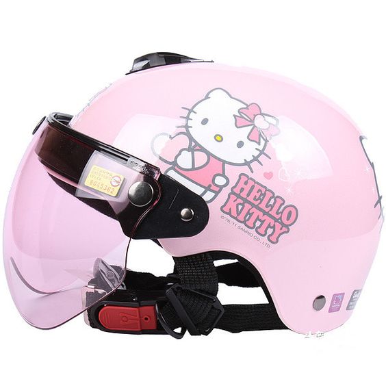 Hello Kitty Motorcycle Helmet:Rev Up Your Ride in Style插图2