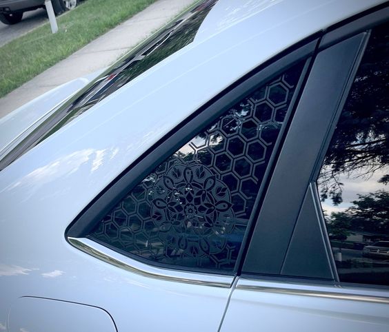 How to Put Stickers on Car Window Like a Pro?插图3